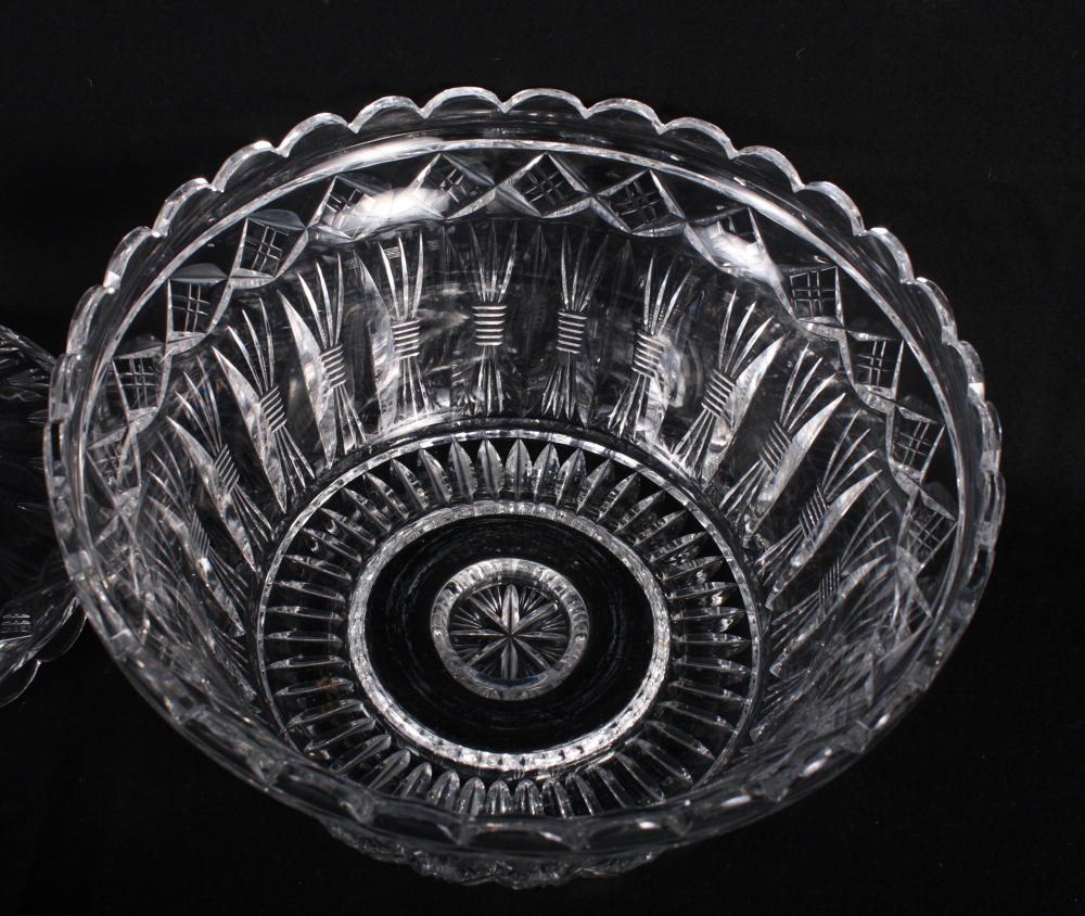 A cut crystal bowl on stand, 11 3/4" high - Image 4 of 4