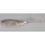 A Georgian silver fish slice, 4.5oz troy approx