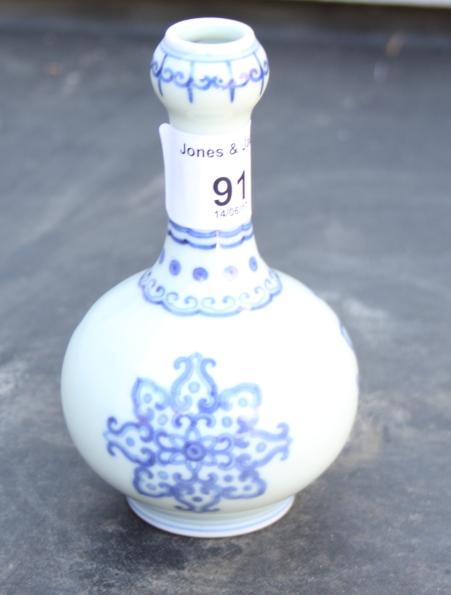 A Chinese porcelain blue and white garlic vase with six character Yong Zheng mark to base, 4 1/2" - Image 7 of 7