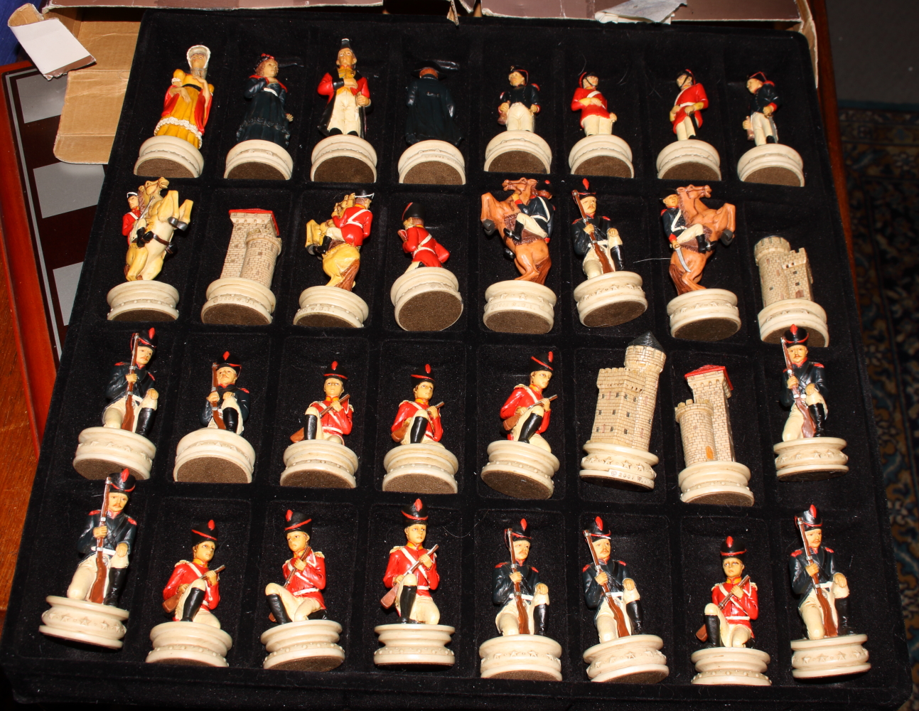 A Napoleonic war character chess set and board - Bild 3 aus 3