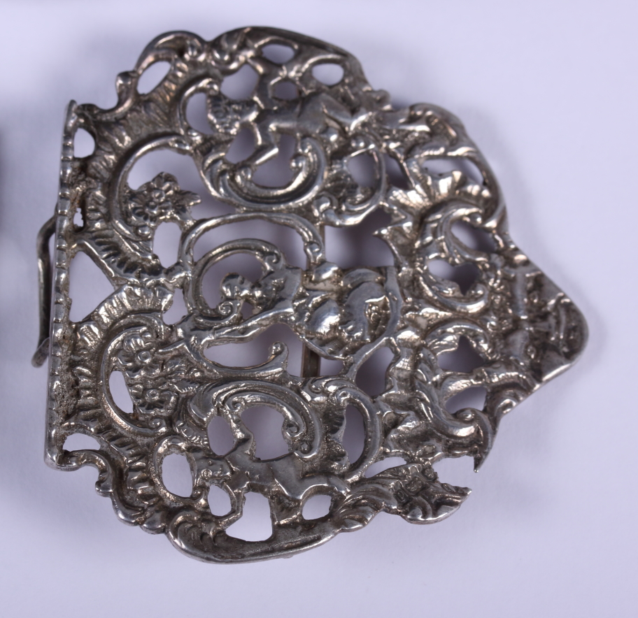 An Edwardian silver nurses buckle with pierced decoration and a blue leather jewellery box with - Image 3 of 4