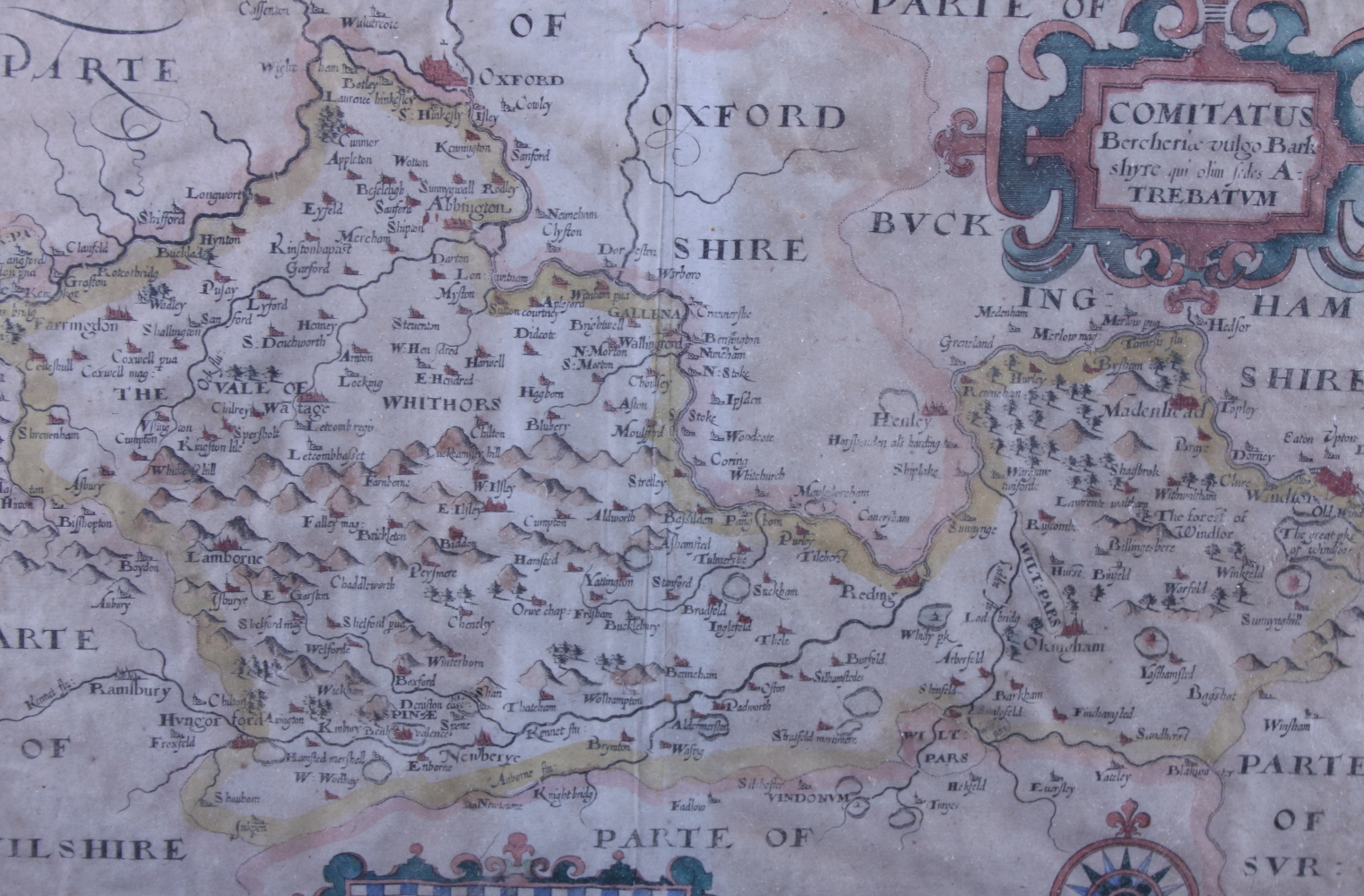 A 17th century hand-coloured Saxton map of Berkshire, in strip frame - Image 2 of 2