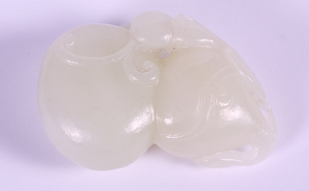 A Chinese pale celadon jade carving of a double gourd, 2 1/2" long - Image 4 of 5