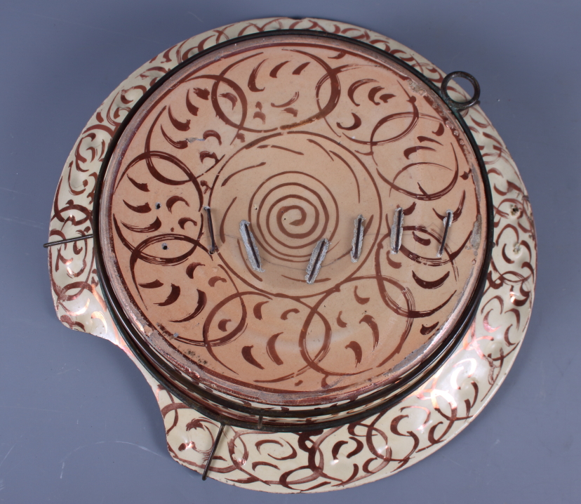 An early 18th century Hispano Moresque shaving bowl with traditional design, 14" dia (restorations) - Image 4 of 4