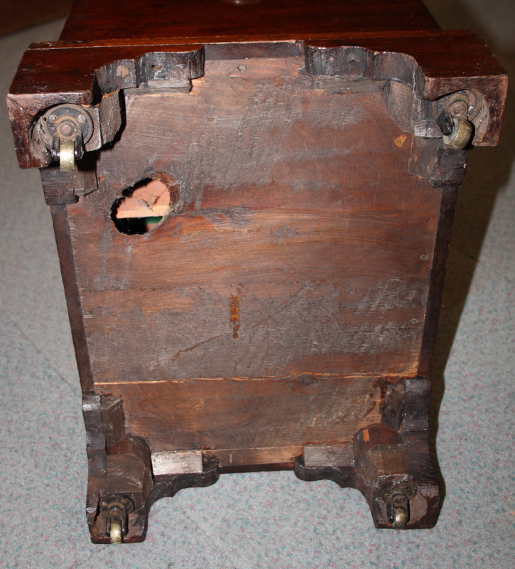 A late Georgian mahogany cellarette with brass carry handles, on bracket feet, 17" wide - Image 3 of 3