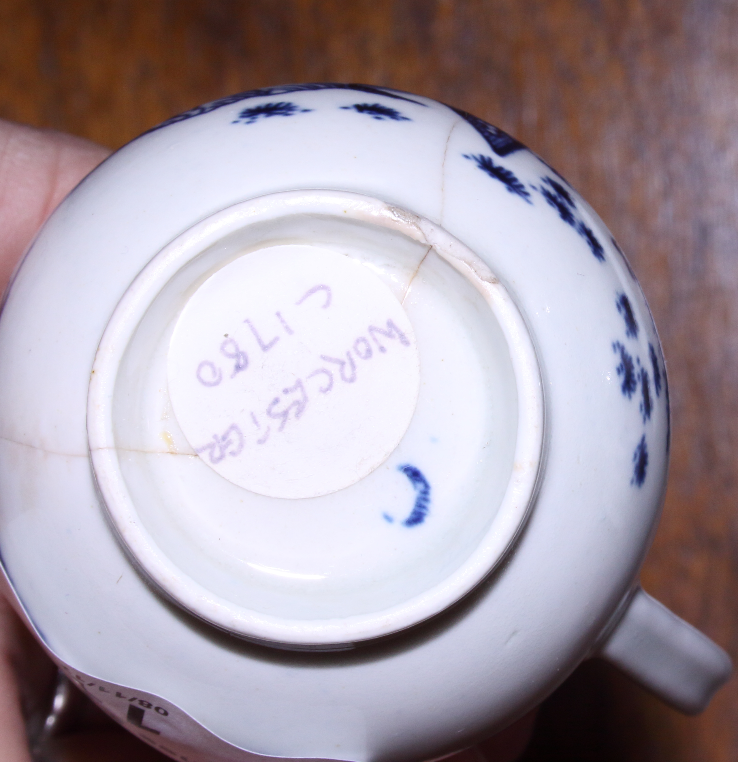 A late 18th century Worcester porcelain "Fence" pattern teapot, 6" high, and a similar milk jug, 3 - Image 4 of 5