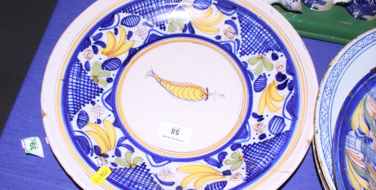 An 18th century Continental polychrome Delftware dish with bird and fruit decoration, 12 1/4" dia ( - Image 3 of 4