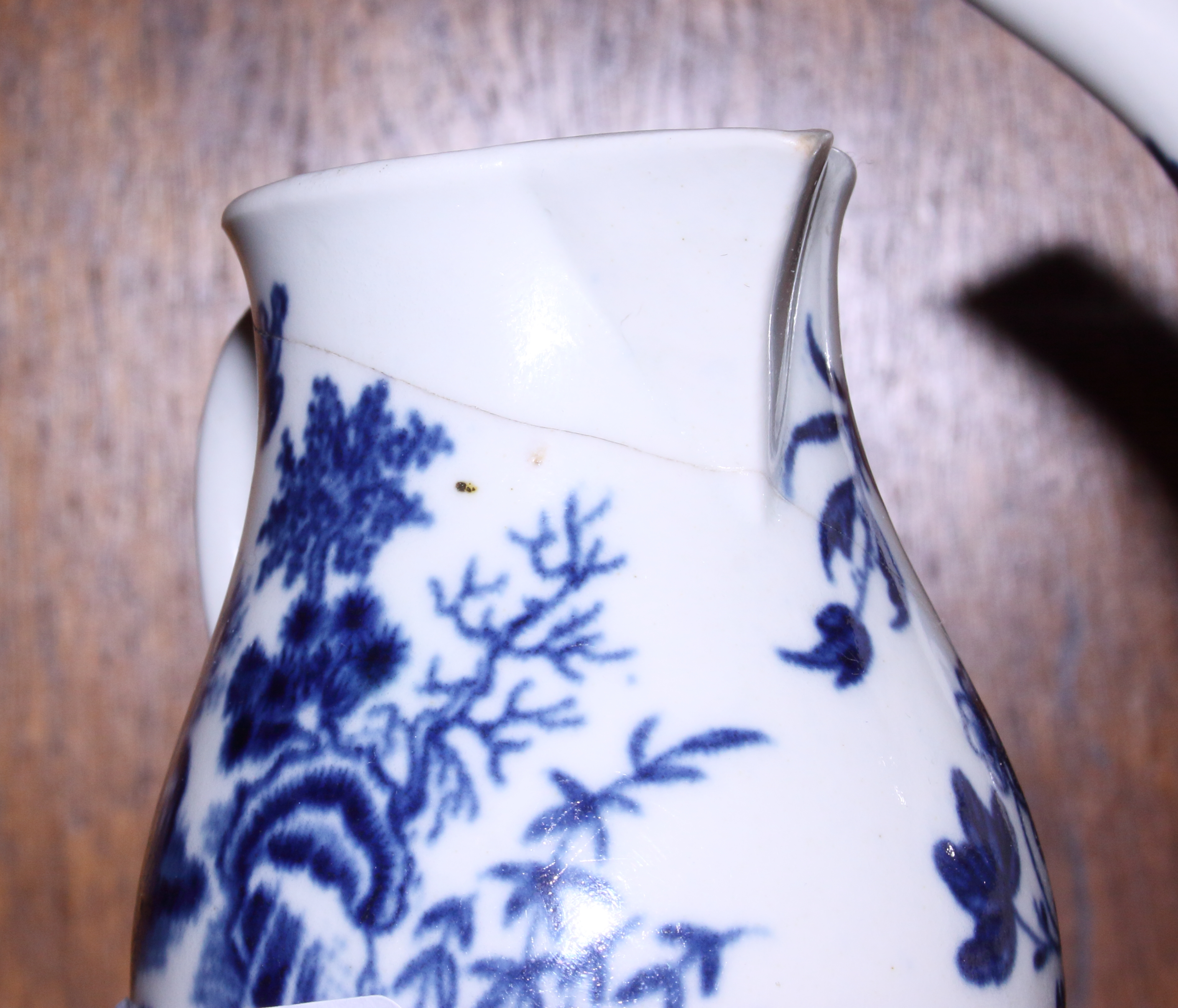 A late 18th century Worcester porcelain "Fence" pattern teapot, 6" high, and a similar milk jug, 3 - Image 3 of 5