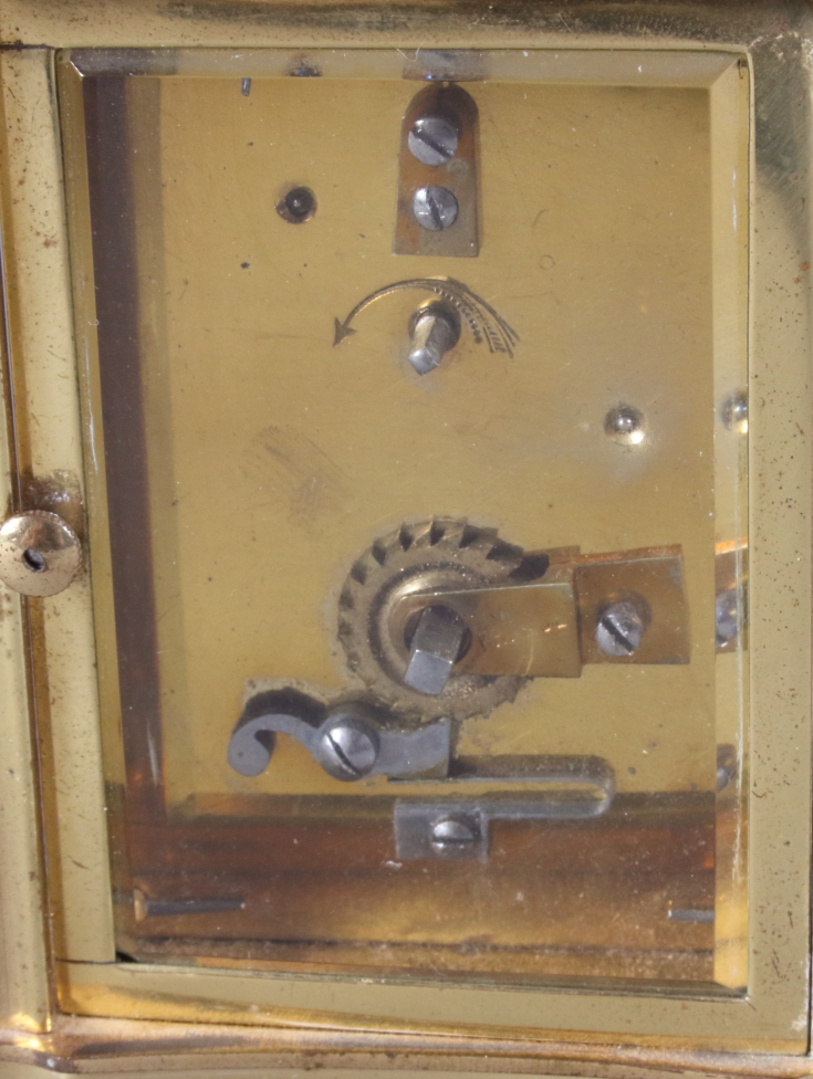 A French early 20th century brass carriage clock, retailed by Pridham & Sons, Torquay, with white - Bild 3 aus 5