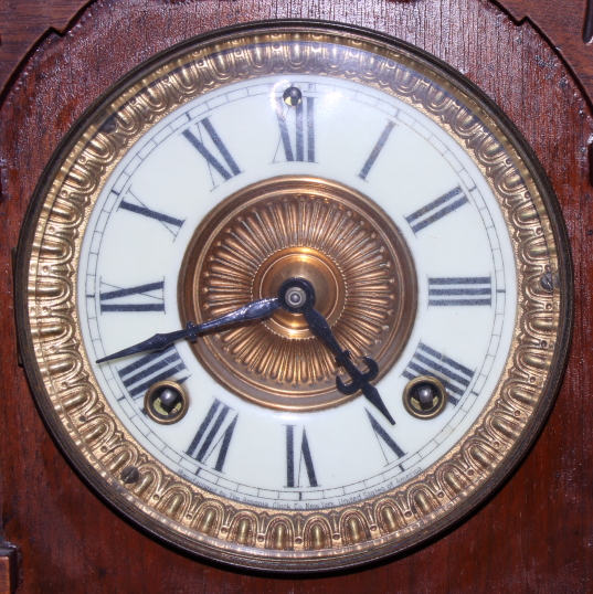 A late 19th century American Ansonia of New York mahogany cased mantel clock with twin winding holes - Bild 2 aus 3