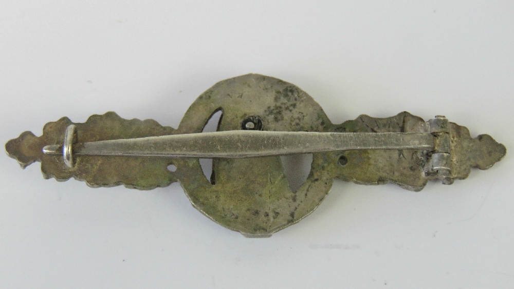 A WWII Lufftwaffe Reconnaissance clasp. - Image 2 of 2