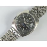 A 1970's Gents Seiko 5 sports 21 jewel automatic steel cased day/date watch 6119-6023 upon a steel