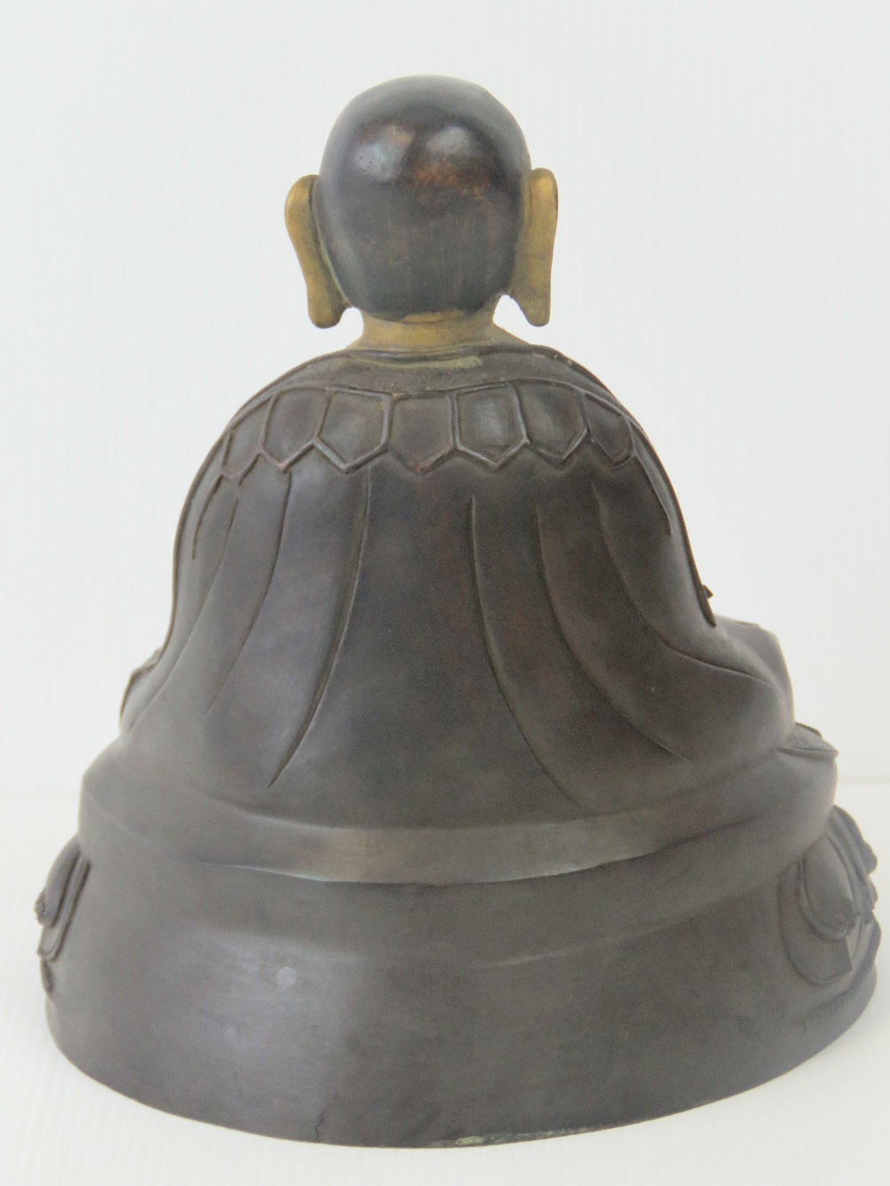 A gilt bronze Llama figurine seated on a - Image 2 of 3