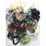 A quantity of modern costume jewellery i