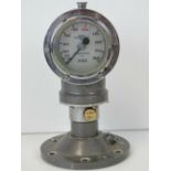A Royal Navy bilge pump pressure gauge made by Foundrometers Ltd Leeds, ADM REF No 435-035057,
