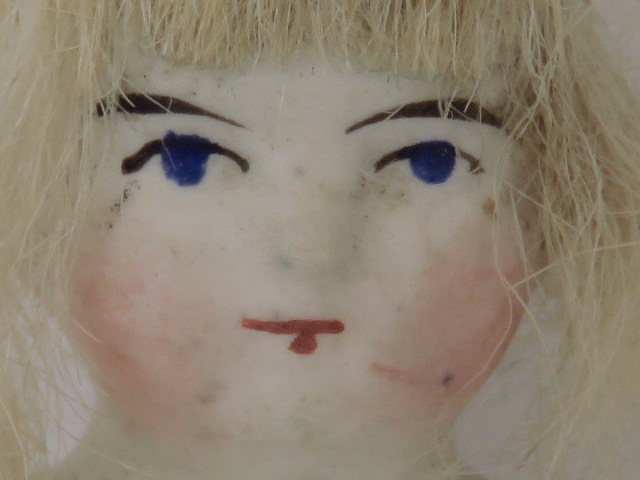 A late Victorian miniature porcelain dol - Image 3 of 5