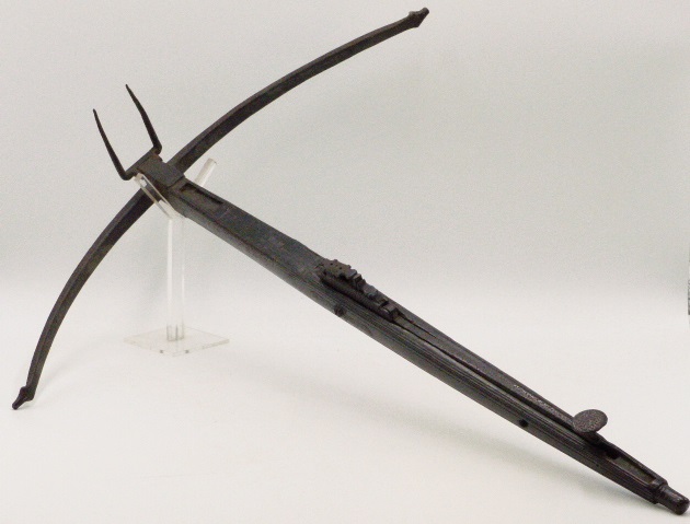 AN ANTIQUE WOOD STOCKED IRON STONEBOW 17TH/ 18TH CENTURY PROBABLY EUROPE. 60 CM LONG