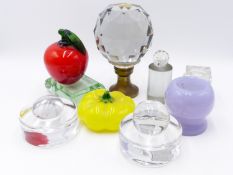 A LARGE FACET CUT GLASS NEWEL POST FINIAL TOGETHER WITH VARIOUS GLASS PAPERWEIGHTS AND GLASS