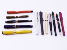 A GROUP OF VINTAGE FOUNTAIN PENS TO INCLUDE, PARKER, WATERSON, PARK ROW, LAMY AND OTHERS (QTY)