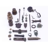 A GROUP OF ROMAN BRONZE AND OTHER ARTIFACTS TO INCLUDE A SPOON, A CROSS AND OTHER PENDANTS,