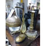 A CONTINENTAL ARTS MOVEMENT GILT BRASS DESK LAMP AND A LATE VICTORIAN BRASS TABLE LAMP