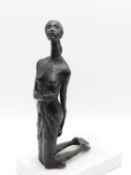 AN INTERESTING CONTEMPORARY BRONZE SCULPTURE, KNEELING GIRL