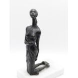 AN INTERESTING CONTEMPORARY BRONZE SCULPTURE, KNEELING GIRL