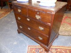 A GEORGIAN MAHOGANY SMALL CADDY TOP CHEST OF TWO SHORT AND TWO LONG DRAWERS. 77cms WIDE