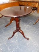 A GEO.III.MAHOGANY TILT TOP TRIPOD TABLE. 55cms DIAMETER.