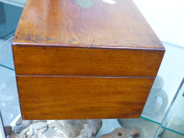 A VICTORIAN MAHOGANY APOTHECARY BOX WITH FITTED BOTTLES, SCALES AND PESTLE TOGETHER WITH A VINTAGE - Image 12 of 19