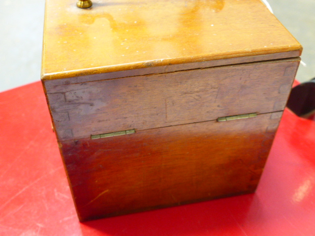 A VICTORIAN MAHOGANY APOTHECARY BOX WITH FITTED BOTTLES, SCALES AND PESTLE TOGETHER WITH A VINTAGE - Image 17 of 19