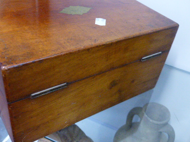 A VICTORIAN MAHOGANY APOTHECARY BOX WITH FITTED BOTTLES, SCALES AND PESTLE TOGETHER WITH A VINTAGE - Image 13 of 19