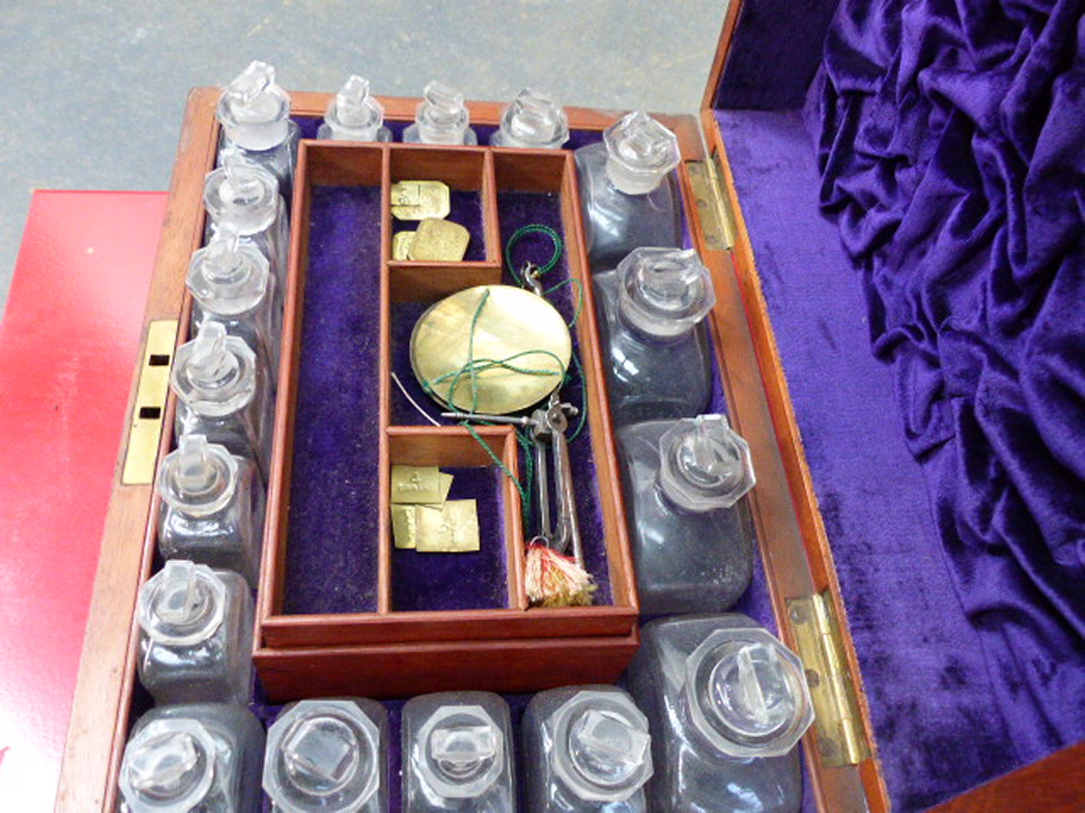 A VICTORIAN MAHOGANY APOTHECARY BOX WITH FITTED BOTTLES, SCALES AND PESTLE TOGETHER WITH A VINTAGE - Image 2 of 19