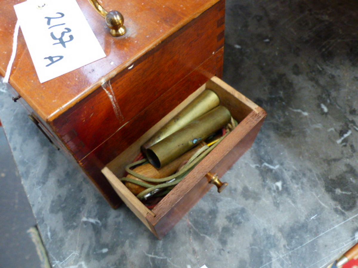 A VICTORIAN MAHOGANY APOTHECARY BOX WITH FITTED BOTTLES, SCALES AND PESTLE TOGETHER WITH A VINTAGE - Image 6 of 19