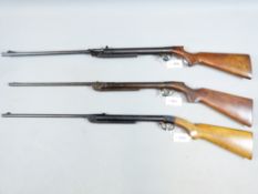 AN UNMARKED GREENER OR BSA TYPE AIR RIFLE,, IN .177 CALIBRE, SERIAL NO 95