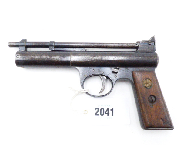 WEBLEY AIR PISTOL MKI, IN .22 CALIBRE, SERIAL NO 514 WITH INTER CHANGEABLE BARREL, TIN OF WEBLEY