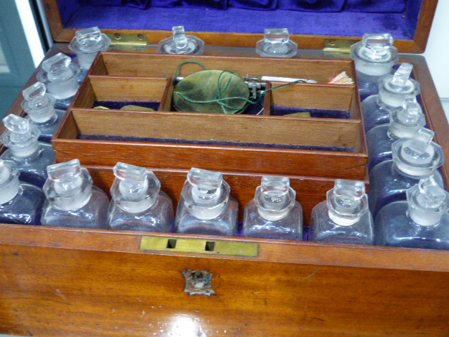 A VICTORIAN MAHOGANY APOTHECARY BOX WITH FITTED BOTTLES, SCALES AND PESTLE TOGETHER WITH A VINTAGE - Image 7 of 19