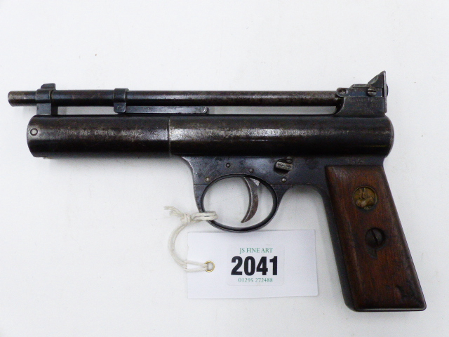 WEBLEY AIR PISTOL MKI, IN .22 CALIBRE, SERIAL NO 514 WITH INTER CHANGEABLE BARREL, TIN OF WEBLEY - Image 2 of 17