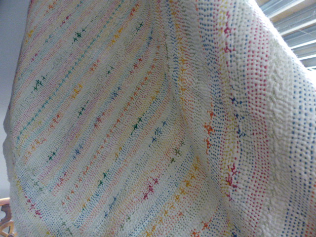 TWO GUNDRA RALLI SHAWLS, FINE STITCH VINTAGE - Image 8 of 15