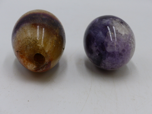 A COLLECTION OF ANTIQUE POLISHED STONE EGGS, TO INCLUDE FOSSIL EXAMPLES, BLUE JOHN, QUARTZ, ROCK - Image 3 of 13