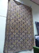 AN ANTIQUE PERSIAN MALAYER RUG. 192X128CMS