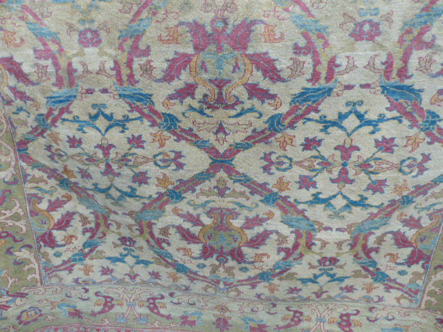 AN ORIENTAL CARPET OF PERSIAN SULTANABAD DESIGN. - Image 19 of 23