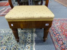 A LATE VICTORIAN ADJUSTABLE HEIGHT PIANO STOOL.