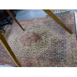 A PERSIAN RUG OF TABRIZ DESIGN. 172X112CMS