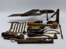 A SMALL COLLECTION OF INTERESTING TOOLS TO INCLUDE A BRASS FRAMED SMALL PLANE, A WOLSLEY