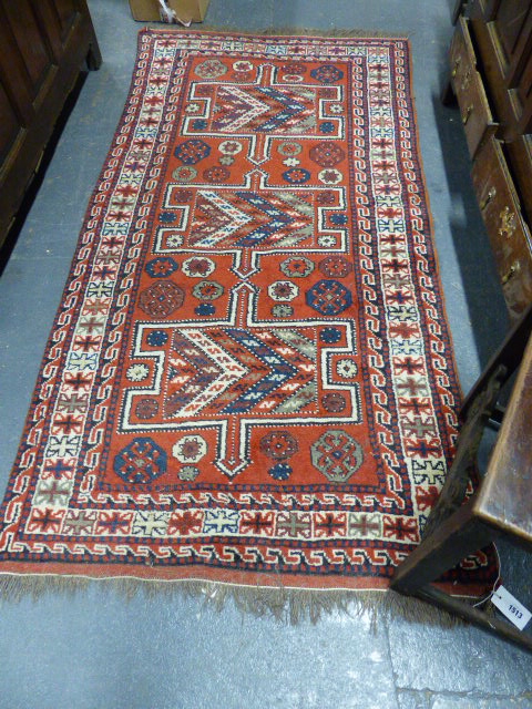 A TURKISH TRIBAL RUG. 190X96CMS