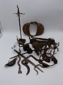 A COLLECTION OF WEST AFRICAN IRON CURRENCY TO INCLUDE A GONG, TOOLS, SNAKES AND OTHER ANIMALIA,