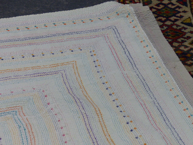 TWO GUNDRA RALLI SHAWLS, FINE STITCH VINTAGE - Image 15 of 37