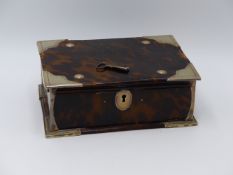 A WHITE METAL AND TORTOISE SHELL RECTANGULAR BOX WITH STUD DECORATION TO TOP AND WHITE METAL