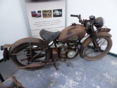 AN EXCELSIOR UNIVERSAL 150cc MOTORCYCLE WITH HAND CHANGE GEARS - VERY COMPLETE BARN FOUND